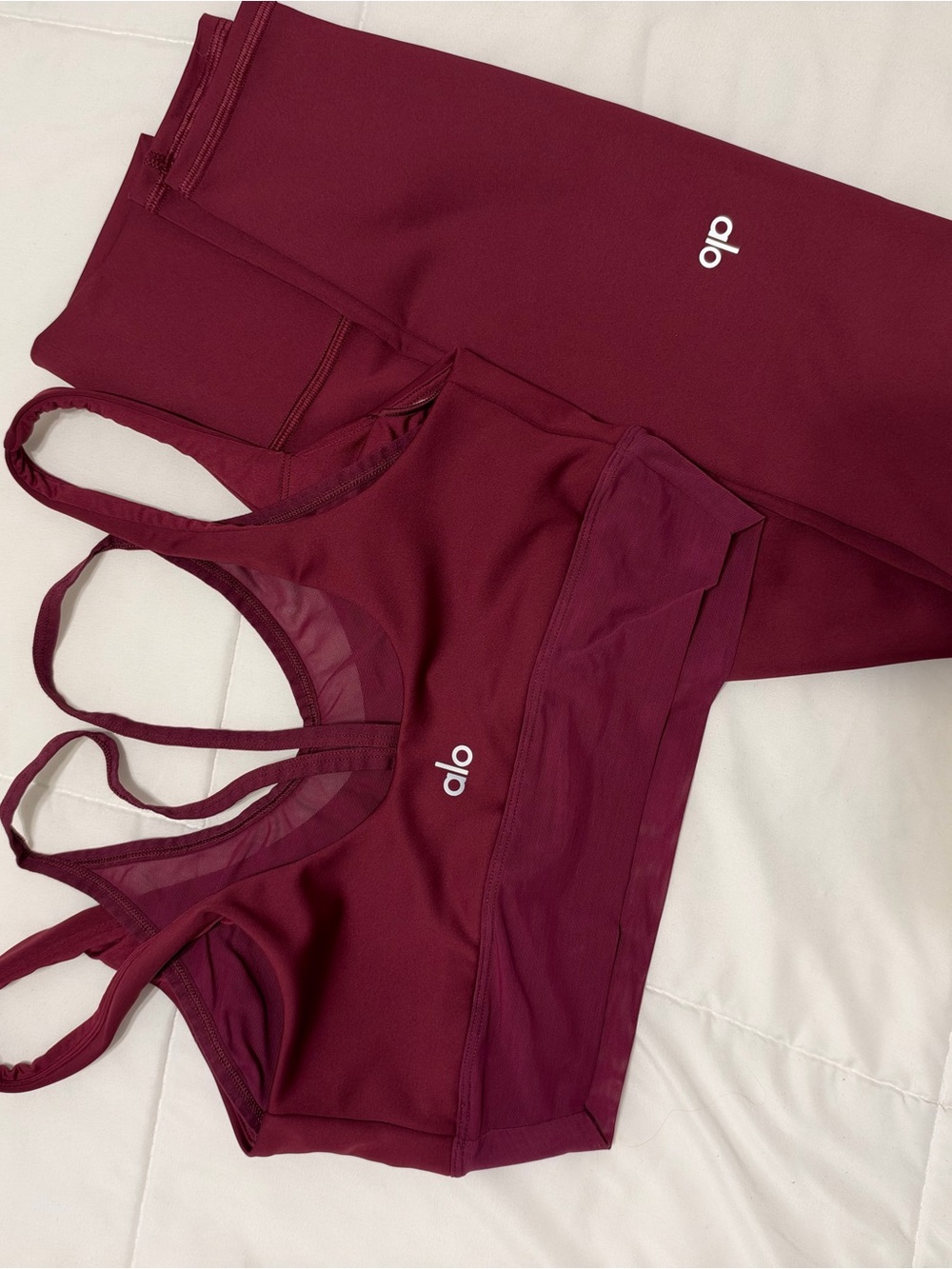 ALO Yoga Women's Burgundy Double-Strap Sports Bra and Leggings Set